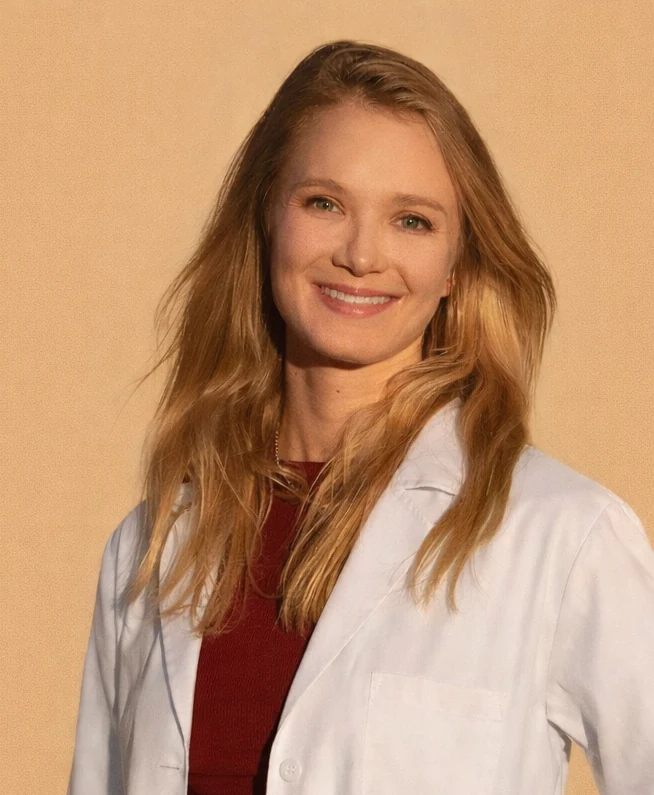 Kate, FNP-C, cofundadora de Sana Mujer